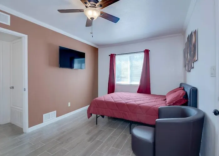 37b- Full Remodel W Heated Pool Holiday home