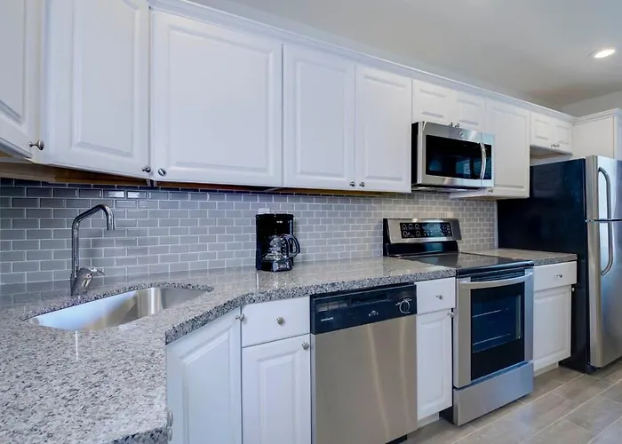Holiday home 37b- Full Remodel W Heated Pool *